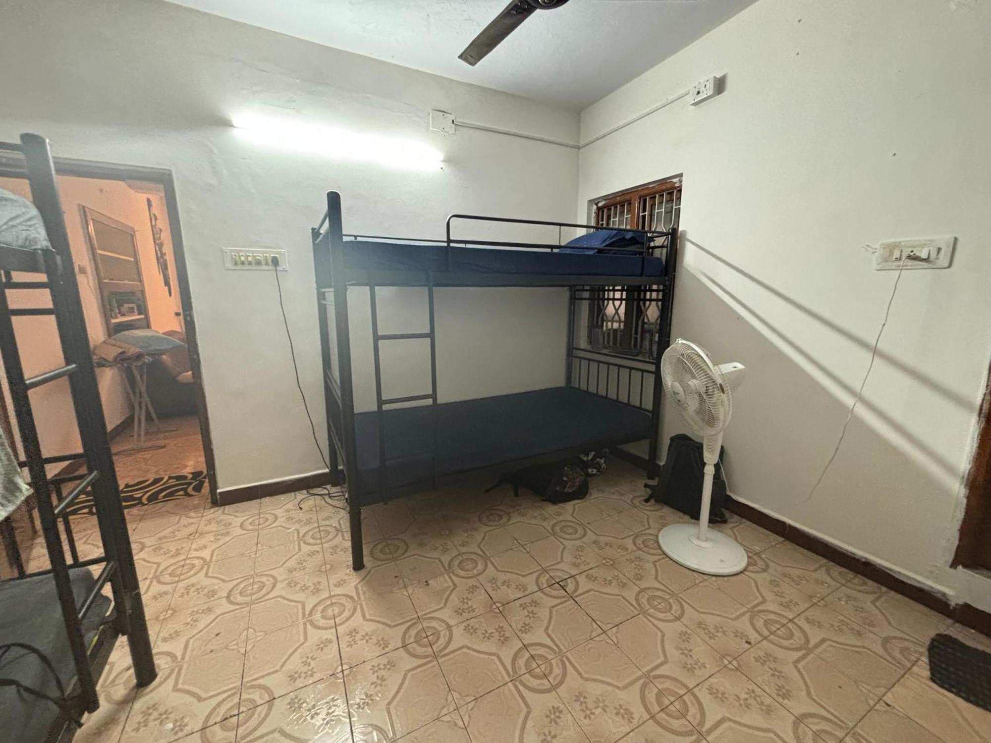 Hostel Madras Exterior photo